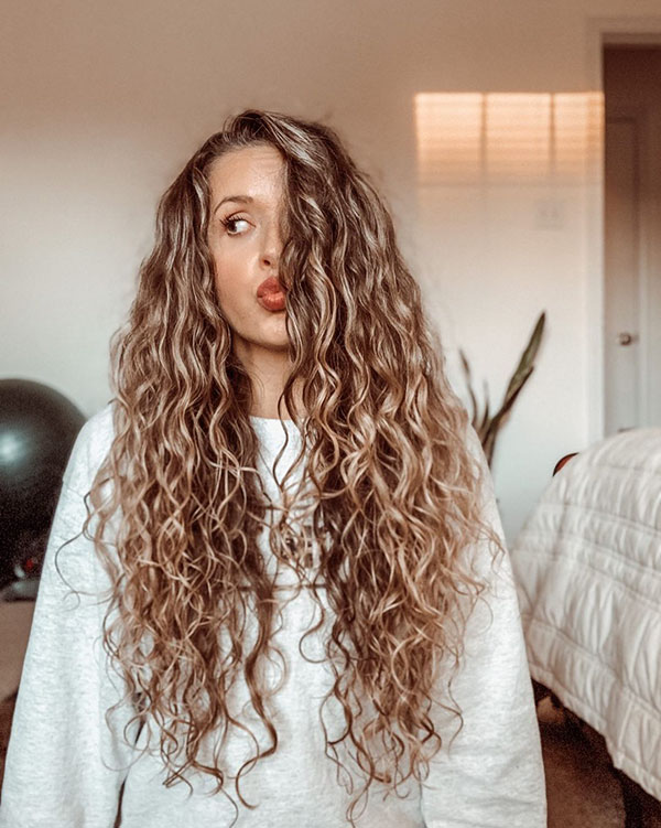 Pictures Of Long Curly Hair